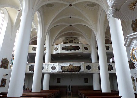 Stadtpfarrkirche St. Walburga Monheim - Blick auf die Empore