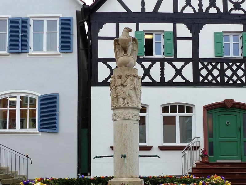 Osterschmuck am Stadtbrunnen 2022