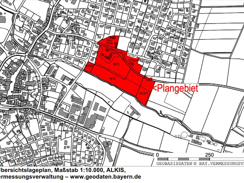 Schwarz-weiße Übersichtskarte von Monheim im Bereich an der Gailach mit rotem markiertem Plangebiet in einem bebauten und landwirtschaftlichen Gebiet. Kartenquelle: Bayerische Vermessungsverwaltung, Maßstab 1:10.000