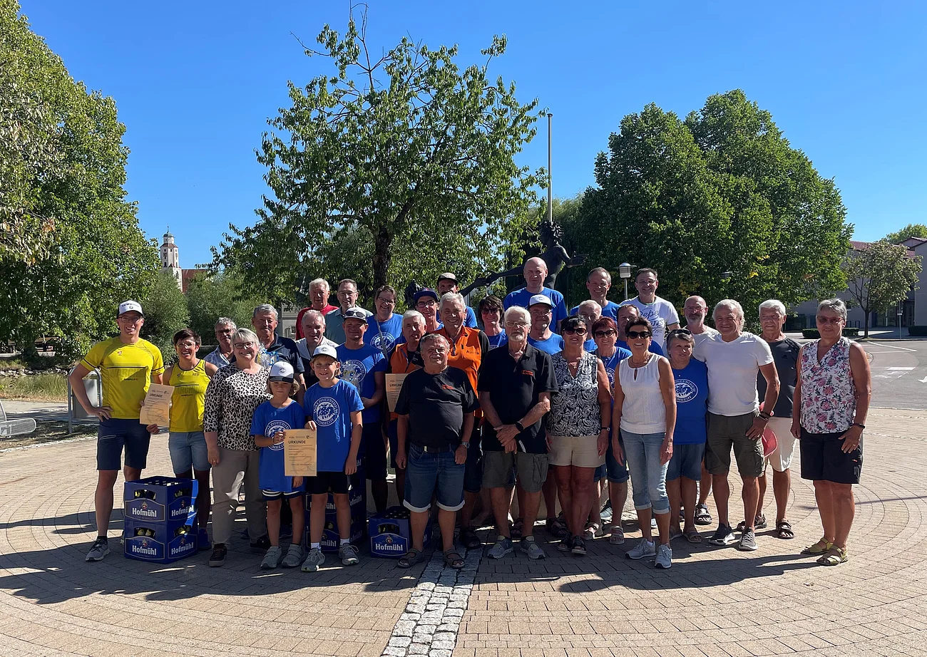 Gruppenbild bei der Siegerehrung vom Stadtradeln 2026