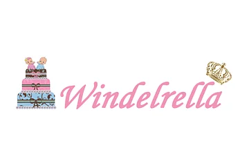 Logo von Windelrella Windeltorten: zwei Babys sitzen oben auf einer bunten dreistöckigen Torte, daneben der Schriftzug "Windelrella" mit einer Krone darüber.