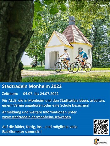 Zwei Personen fahren auf Fahrrädern an einer kleinen Kapelle vorbei. Text informiert über Stadtradeln Monheim 2022. Rechts unten im Eck ein QR-Code zur Veranstaltung und das Logo der Stadt Monheim.