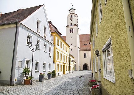 Stadtpfarrkirche St. Walburga Monheim - Kirchgasse