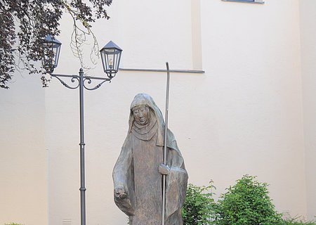 Statue der Hl. Walburga