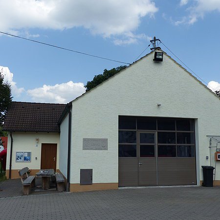 Defibrillator am Feuerwehrhaus Rehau