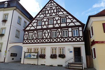 Die neue Tourist-Info Stadt Monheim - Monheimer Alb