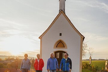 Kalvarienbergkapelle "Zur schmerzhaften Muttergottes" - umgeben von 14 Kreuzwegstationen in Wittesheim